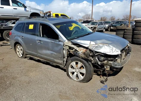 2011 Subaru Outback 2.5I Limited z USA, uszkodzony, nr VIN 4S4BRCKC7B3376571